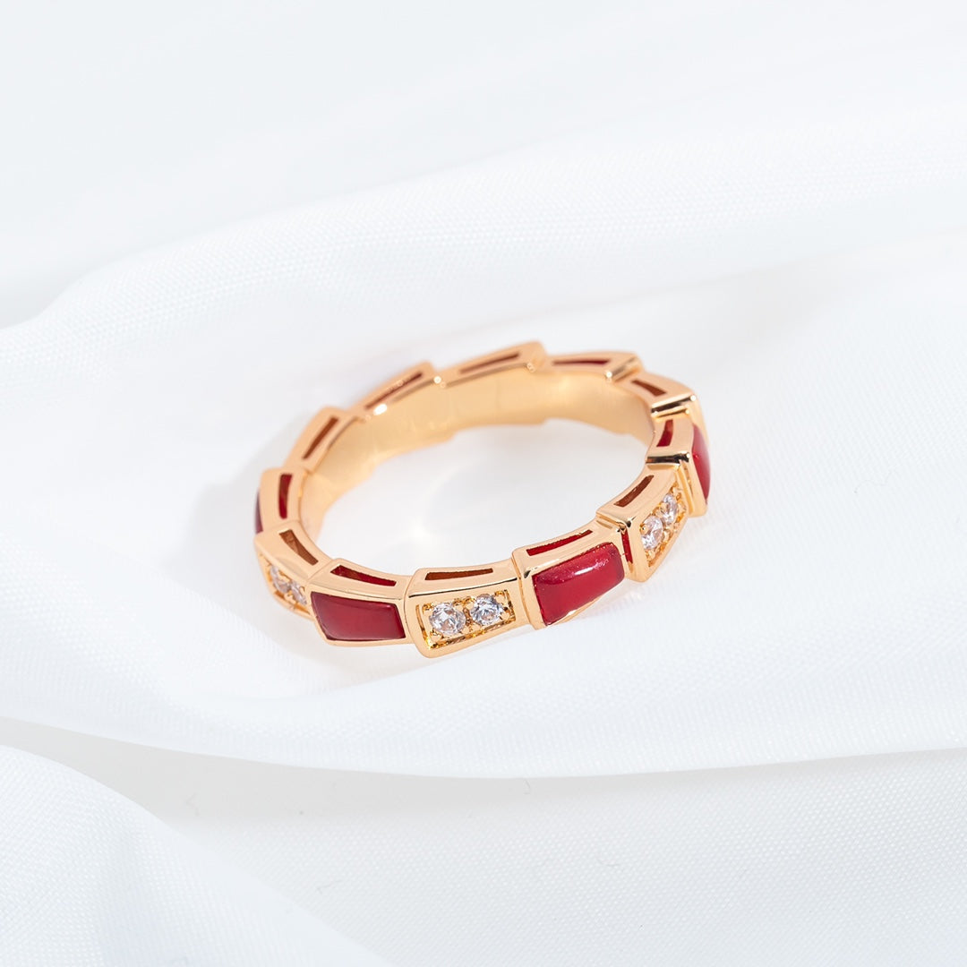 Jewelver SERPENTI RING PINK GOLD CARNELIAN DIAMOND 3MM