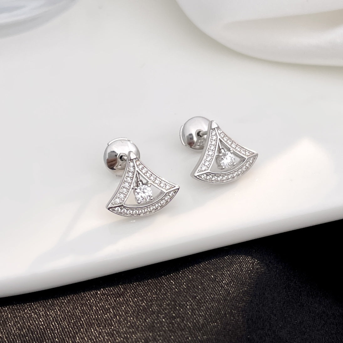 Jewelver DREAM MINI DIAMOND STUD EARRINGS