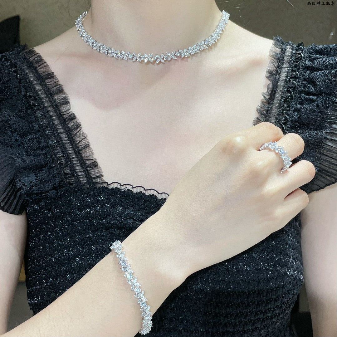 Jewelver T - JEWELRY VICTORIA VINE DIAMOND NECKLACE