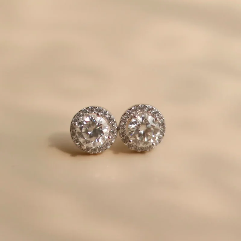 round-moissanite-stud-earrings-in-silver-finish-1
